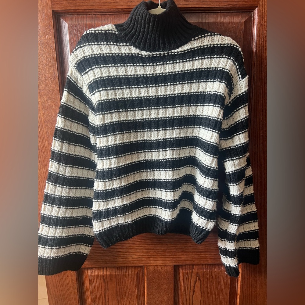Thick H&M Wide Sleeve Turtleneck Striped Sweater